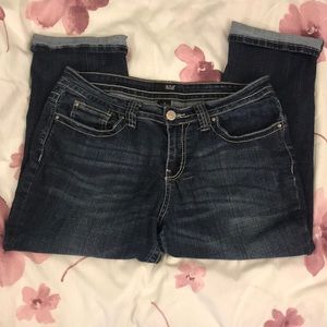 Dark wash Capri pants